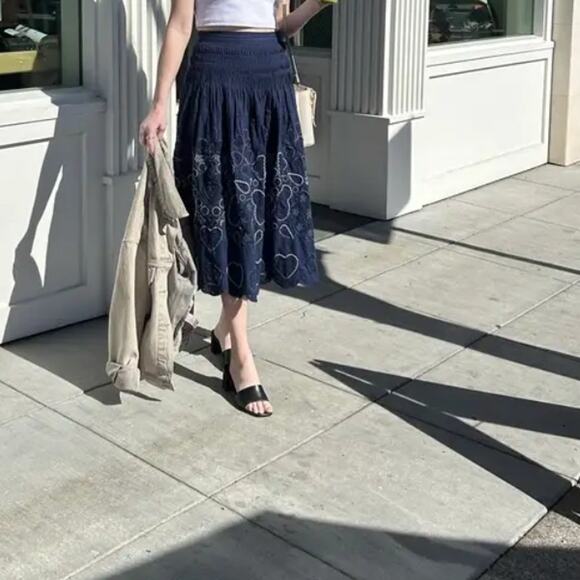 SEA Blue Eyelet Full Midi Skirt SIZE 4 Embroidered Prairie Western Designer $485 - Picture 9 of 13